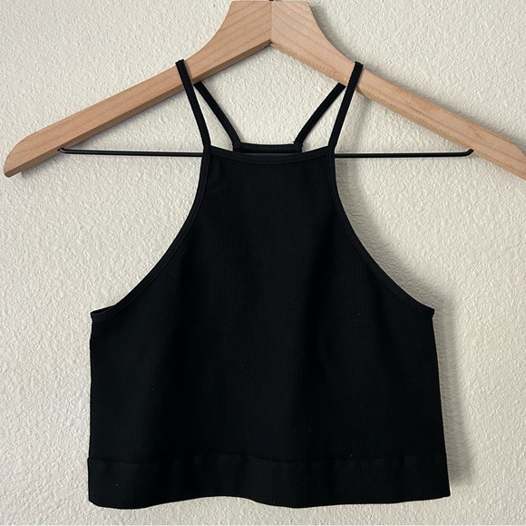 Lunya Seamless High Neck Crop
Bralette - Picture 2 of 6